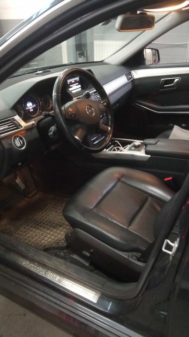 Mercedes-Benz E-класс 2012 года, 171 560 км - вид 5