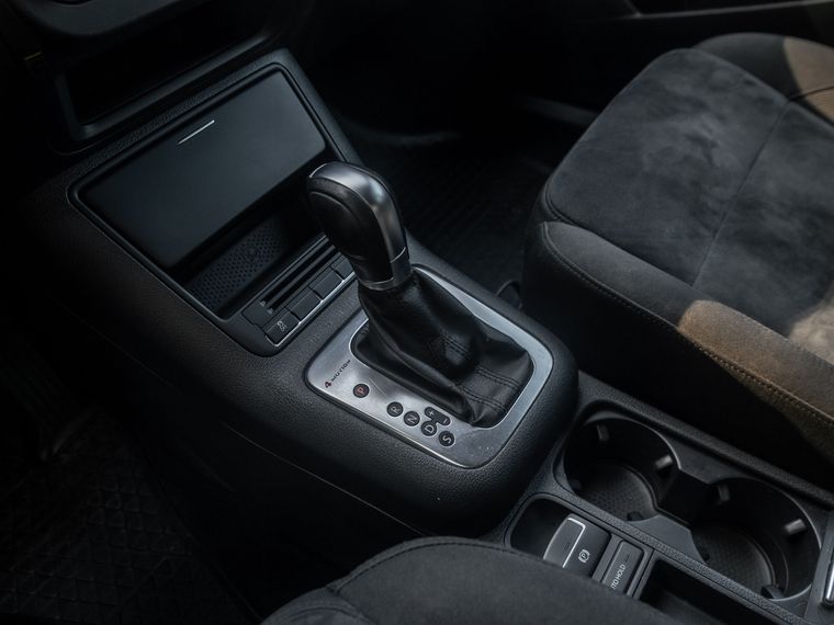 Volkswagen Tiguan 2011 года, 255 268 км - вид 9