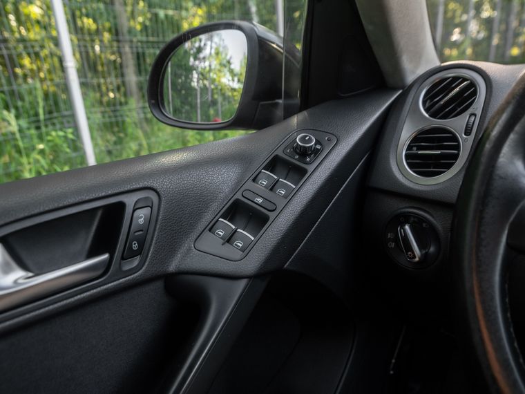Volkswagen Tiguan 2011 года, 255 268 км - вид 10