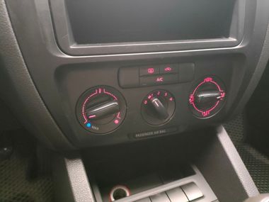 Volkswagen Jetta 2013 года, 225 849 км - вид 10