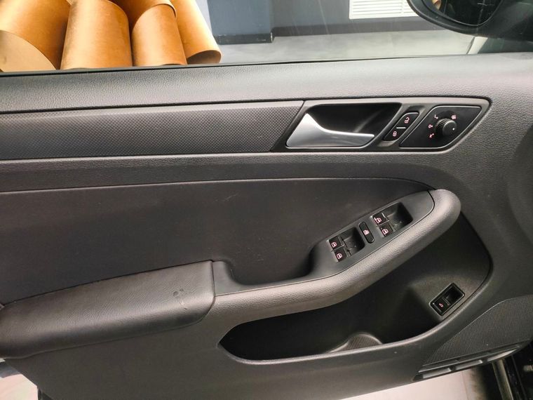 Volkswagen Jetta 2013 года, 225 849 км - вид 13