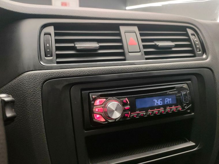 Volkswagen Jetta 2013 года, 225 849 км - вид 9