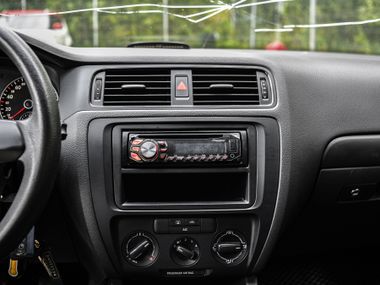 Volkswagen Jetta 2013 года, 225 849 км - вид 7