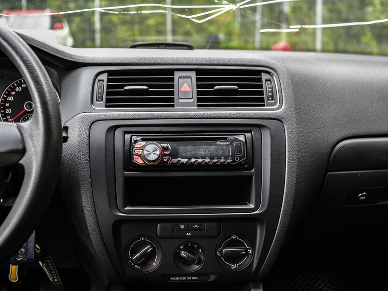 Volkswagen Jetta 2013 года, 225 849 км - вид 7