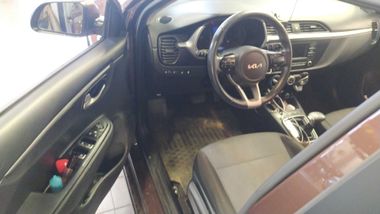 Kia Rio 2022 года, 120 607 км - вид 5