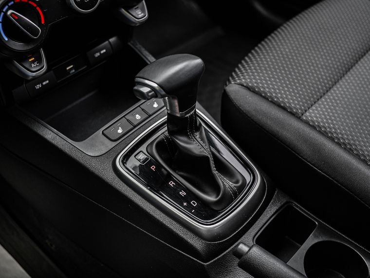 Kia Rio 2022 года, 120 607 км - вид 9