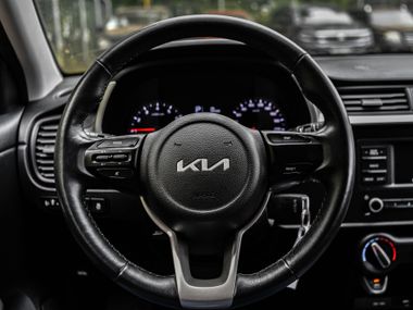 Kia Rio 2022 года, 120 607 км - вид 6