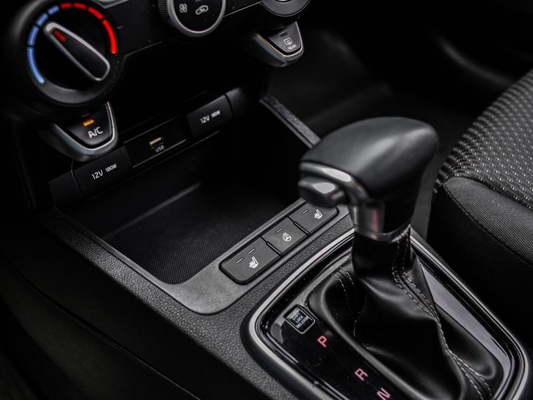 Kia Rio 2022 года, 120 607 км - вид 8