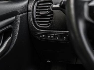 Kia Rio 2022 года, 120 607 км - вид 11