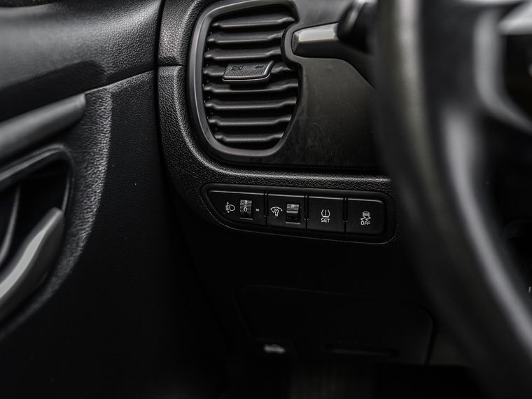 Kia Rio 2022 года, 120 607 км - вид 11