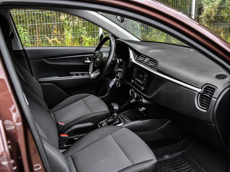 Kia Rio 2022 года, 120 607 км - вид 13