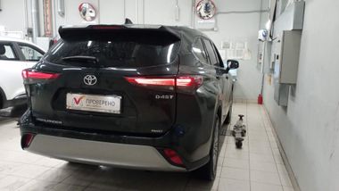 Toyota Highlander 2023 года, 11 640 км - вид 3