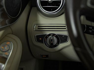 Mercedes-Benz C-класс 2016 года, 131 366 км - вид 15