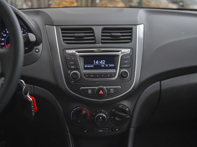 Hyundai Solaris 2016 года, 140 294 км - вид 7