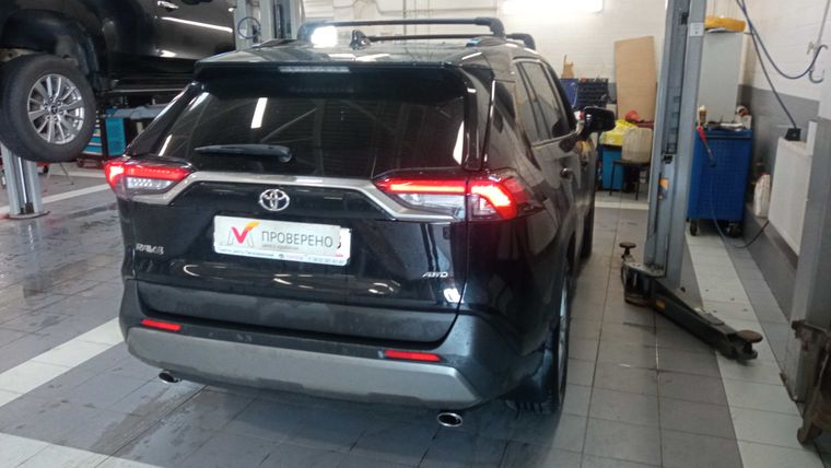 Toyota RAV4 2021 года, 72 465 км - вид 3