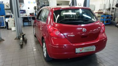 Nissan Tiida 2011 года, 189 492 км - вид 4