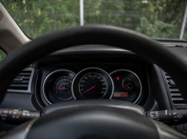 Nissan Tiida 2011 года, 189 492 км - вид 5