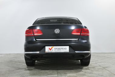 Volkswagen Passat 2013 года, 214 766 км - вид 5