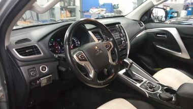 Mitsubishi Pajero Sport 2019 года, 98 297 км - вид 5