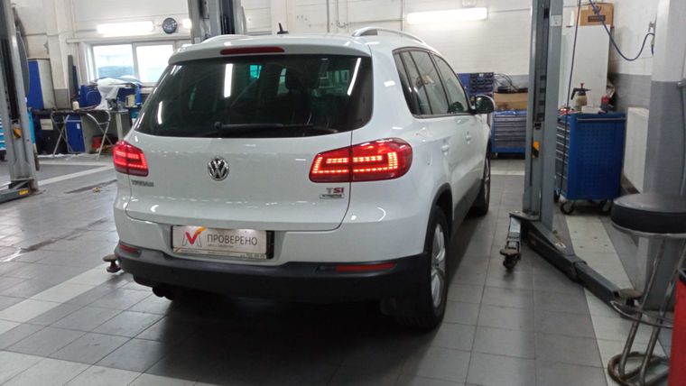 Volkswagen Tiguan 2016 года, 127 404 км - вид 3