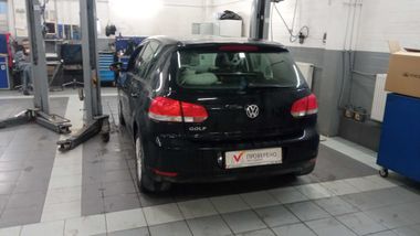 Volkswagen Golf 2012 года, 99 217 км - вид 4