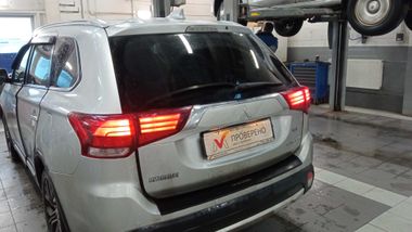 Mitsubishi Outlander 2017 года, 124 426 км - вид 4