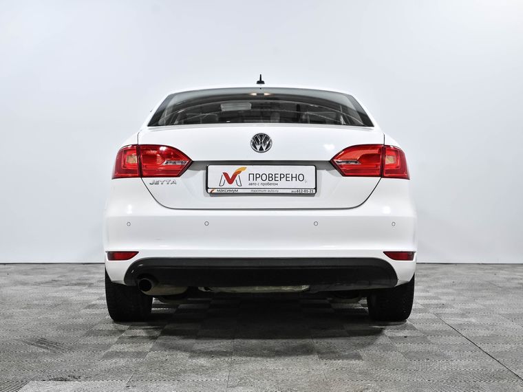 Volkswagen Jetta 2013 года, 159 370 км - вид 5
