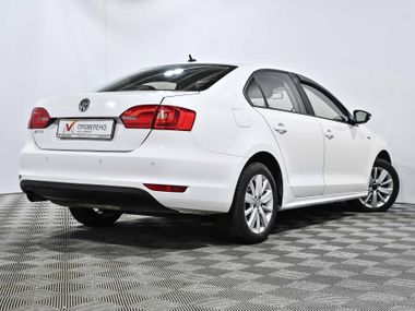 Volkswagen Jetta 2013 года, 159 370 км - вид 4