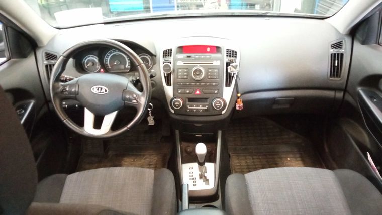 KIA Ceed 2011 года, 100 100 км - вид 5