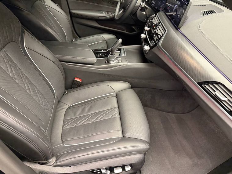 BMW 5 серия 2023 года, 18 438 км - вид 19