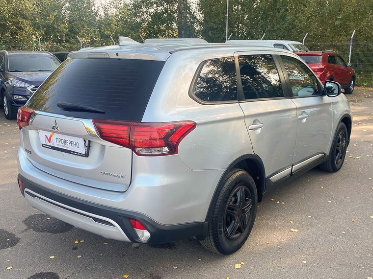 Mitsubishi Outlander 2018 года, 102 000 км - вид 4