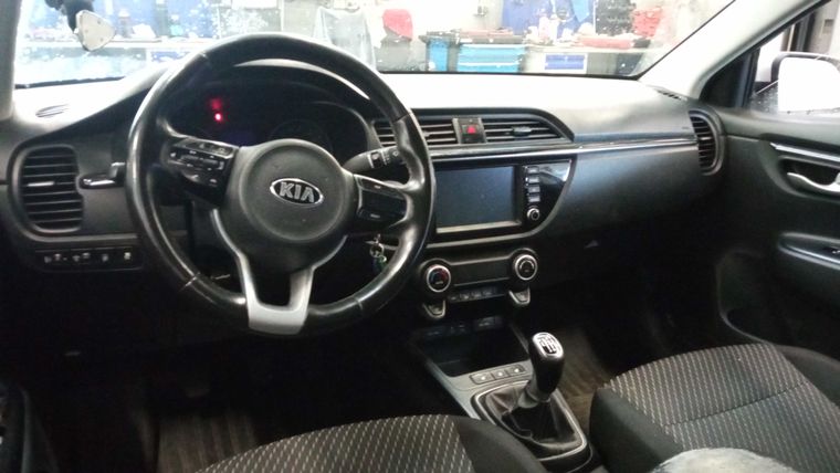 KIA Rio 2018 года, 93 721 км - вид 5