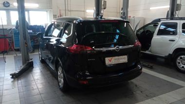 Opel Zafira 2017 года, 204 529 км - вид 4