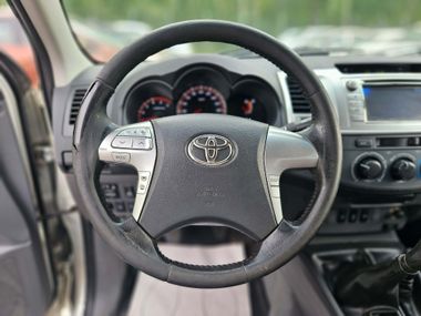 Toyota Hilux 2013 года, 550 769 км - вид 11