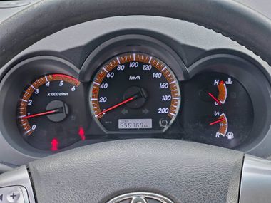 Toyota Hilux 2013 года, 550 769 км - вид 9