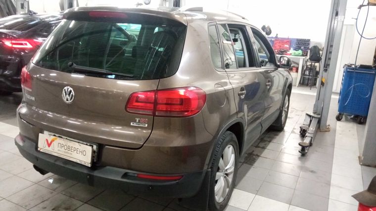 Volkswagen Tiguan 2016 года, 83 300 км - вид 3