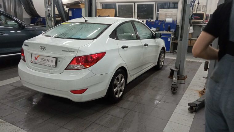 Hyundai Solaris 2011 года, 141 690 км - вид 3