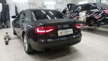 Audi A4 2015 года, 161 902 км - вид 4