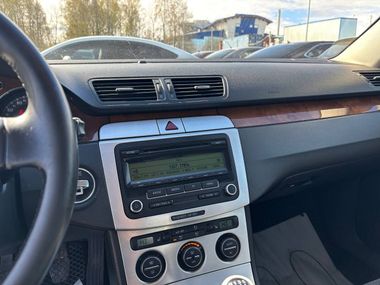 Volkswagen Passat 2008 года, 325 383 км - вид 12