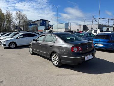 Volkswagen Passat 2008 года, 325 383 км - вид 6