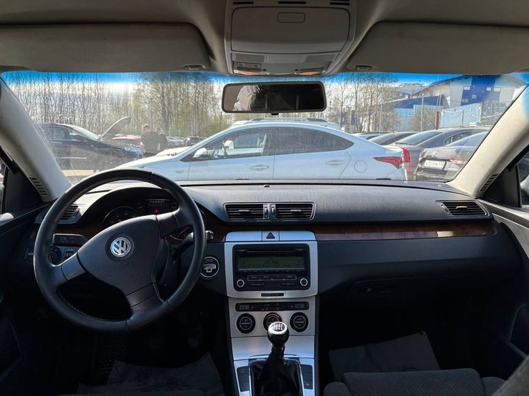 Volkswagen Passat 2008 года, 325 383 км - вид 7