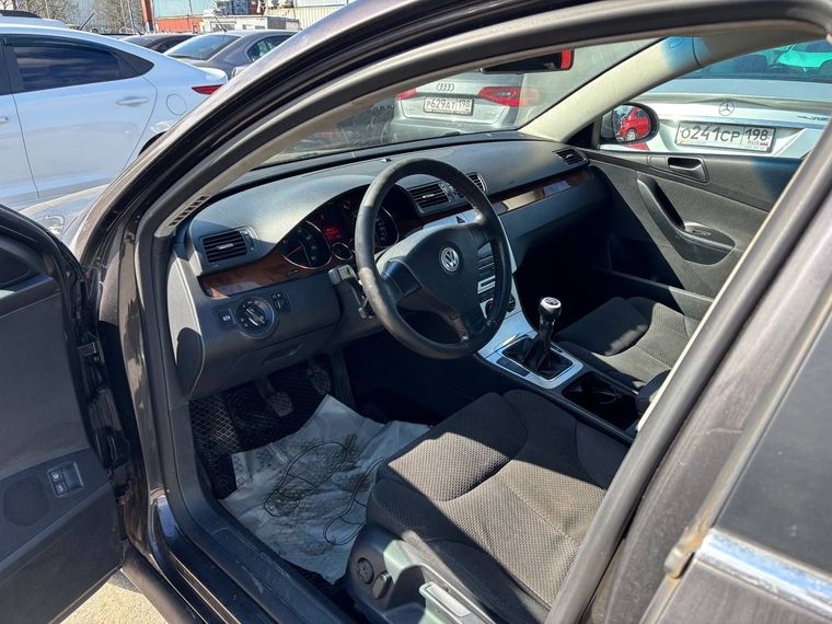 Volkswagen Passat 2008 года, 325 383 км - вид 17