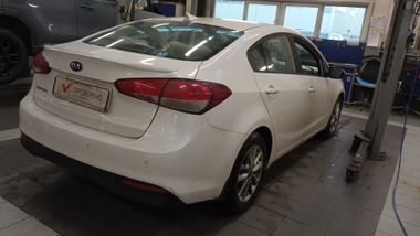 Kia Cerato 2017 года, 165 426 км - вид 3