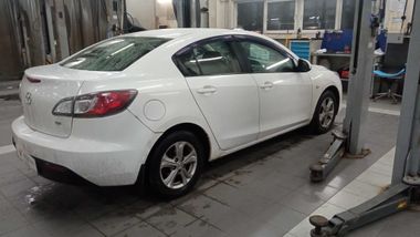 Mazda 3 2011 года, 199 890 км - вид 3