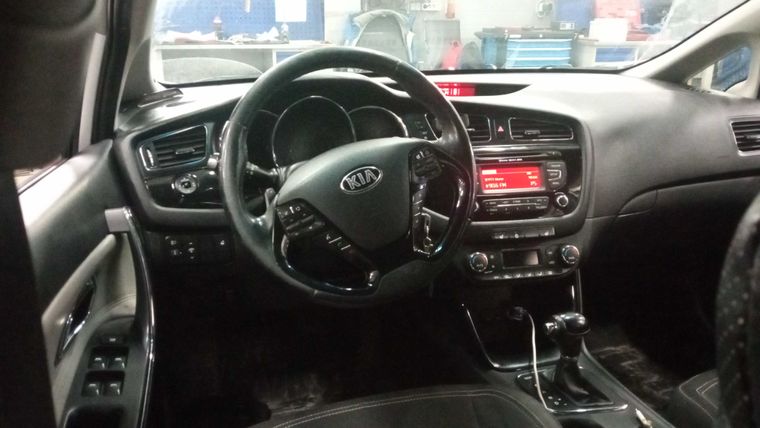 KIA Ceed 2014 года, 227 391 км - вид 5