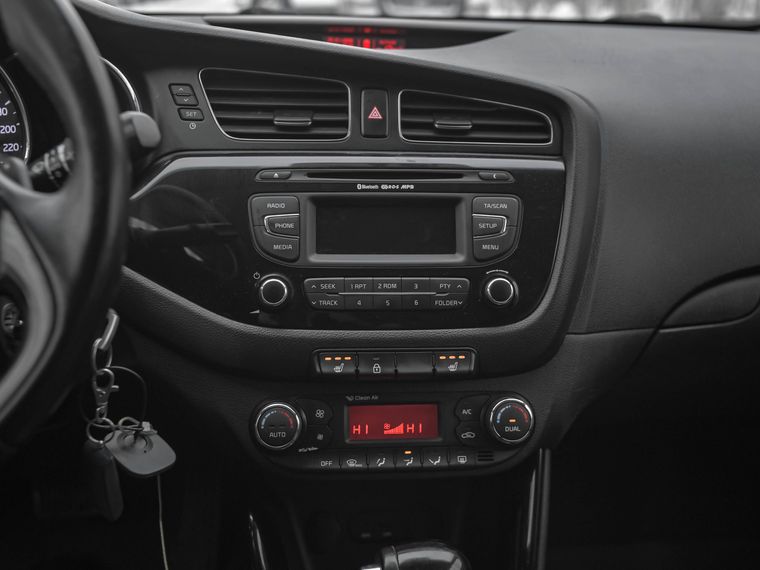 Kia Ceed 2014 года, 227 391 км - вид 9