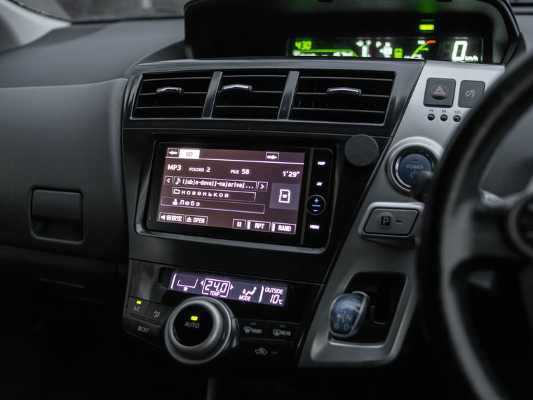 Toyota Prius Alpha 2013 года, 218 401 км - вид 8