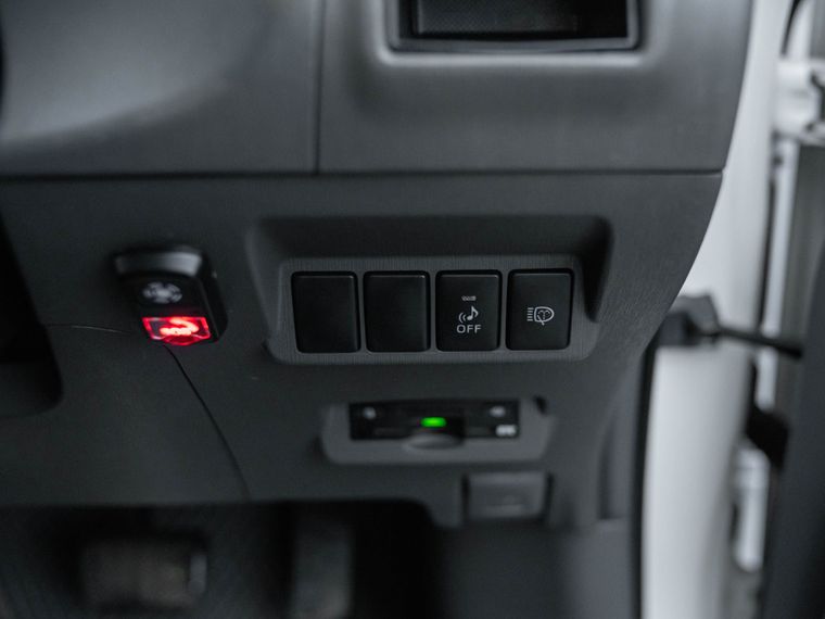 Toyota Prius Alpha 2013 года, 218 401 км - вид 11