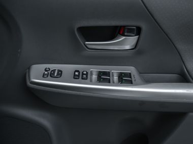 Toyota Prius Alpha 2013 года, 218 401 км - вид 12