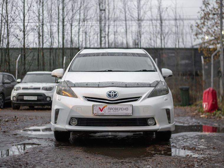 Toyota Prius Alpha 2013 года, 218 401 км - вид 3